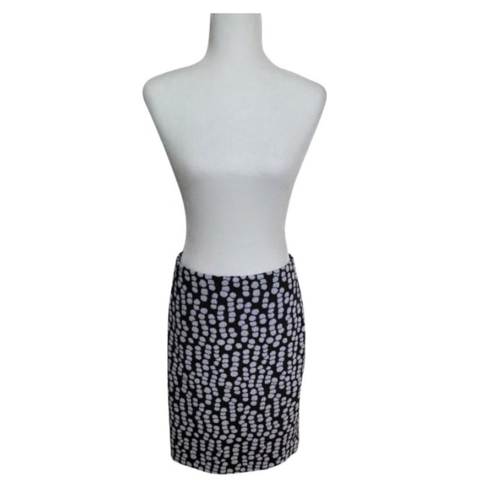 Black and White Spotted Pencil Skirt